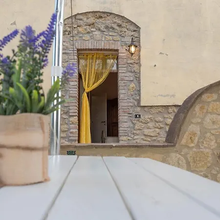 Podere Mona Apartment Pomarance Exterior photo